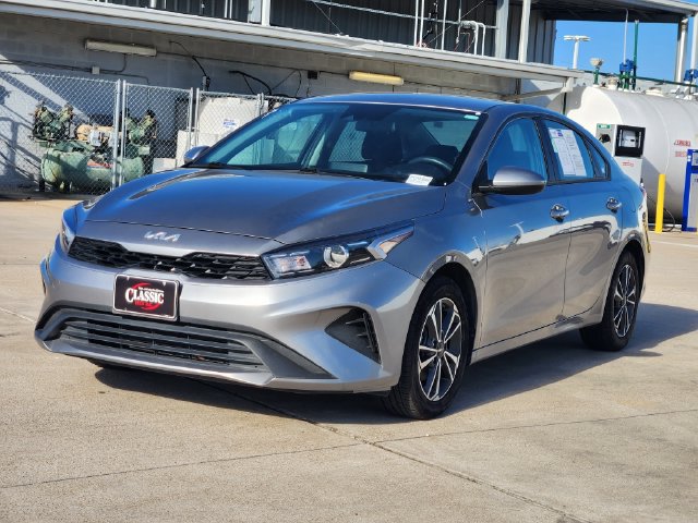 Used 2024 Kia Forte LXS FWD image 3
