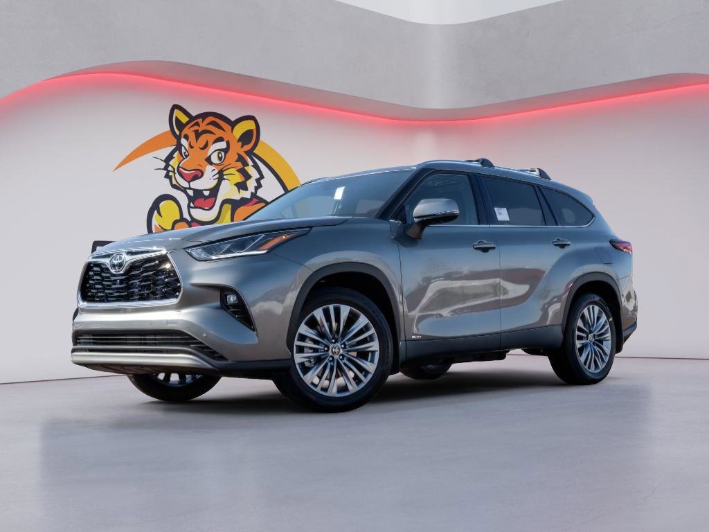 New 2026 Toyota Highlander Platinum
