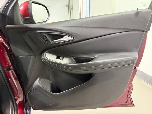 Certified 2021 Buick Encore GX Select w/ Advanced Technology Package FWD image 28