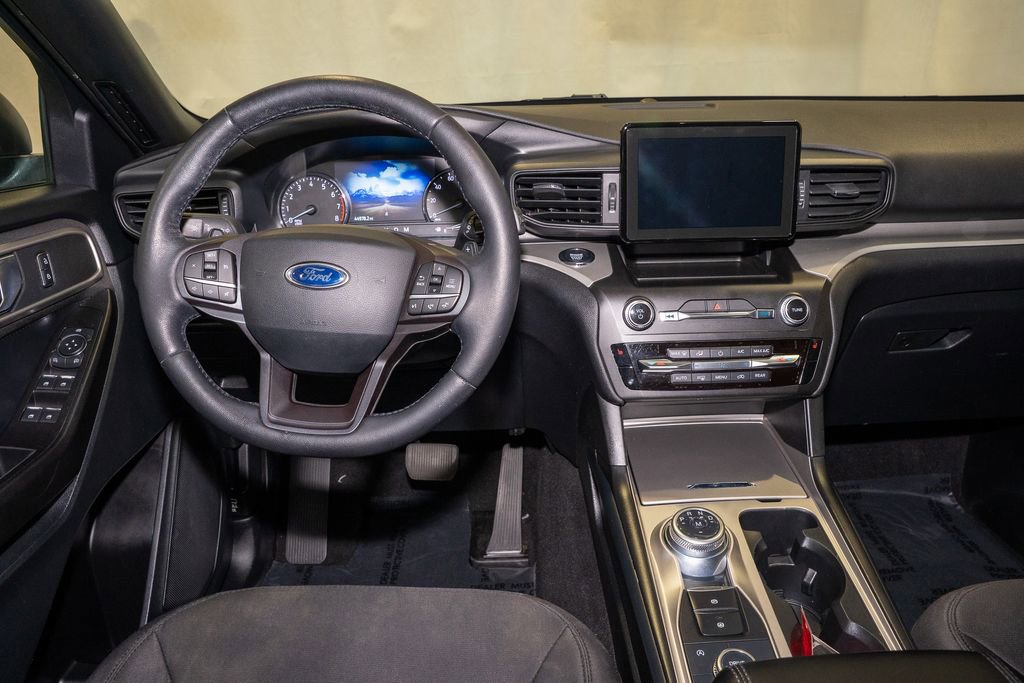 Used 2020 Ford Explorer XLT w/ Comfort Package image 7