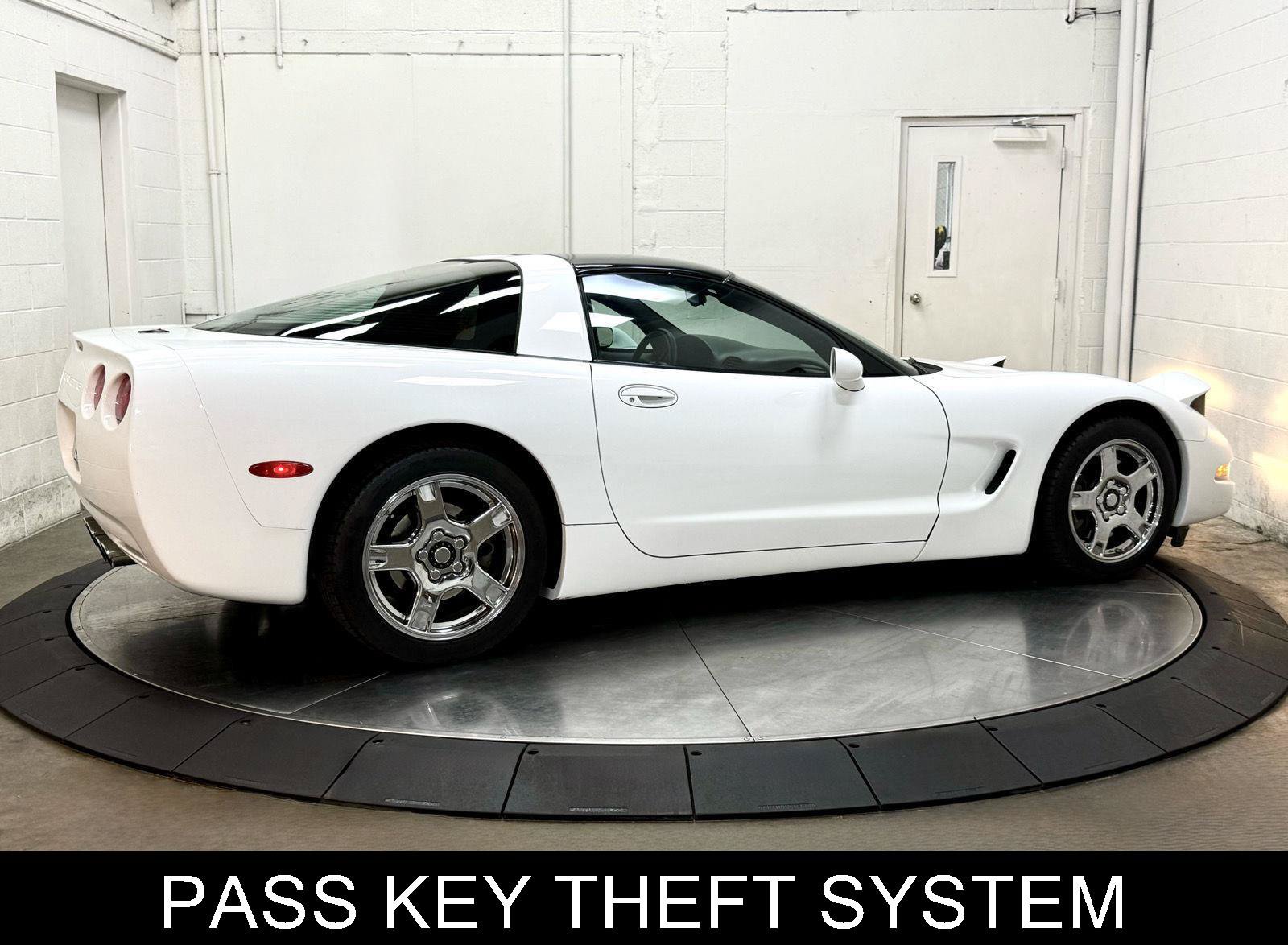 Used 1998 Chevrolet Corvette Coupe w/ Roof Pkg RWD image 7