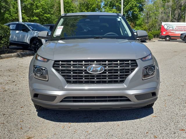 Used 2023 Hyundai Venue SE image 3