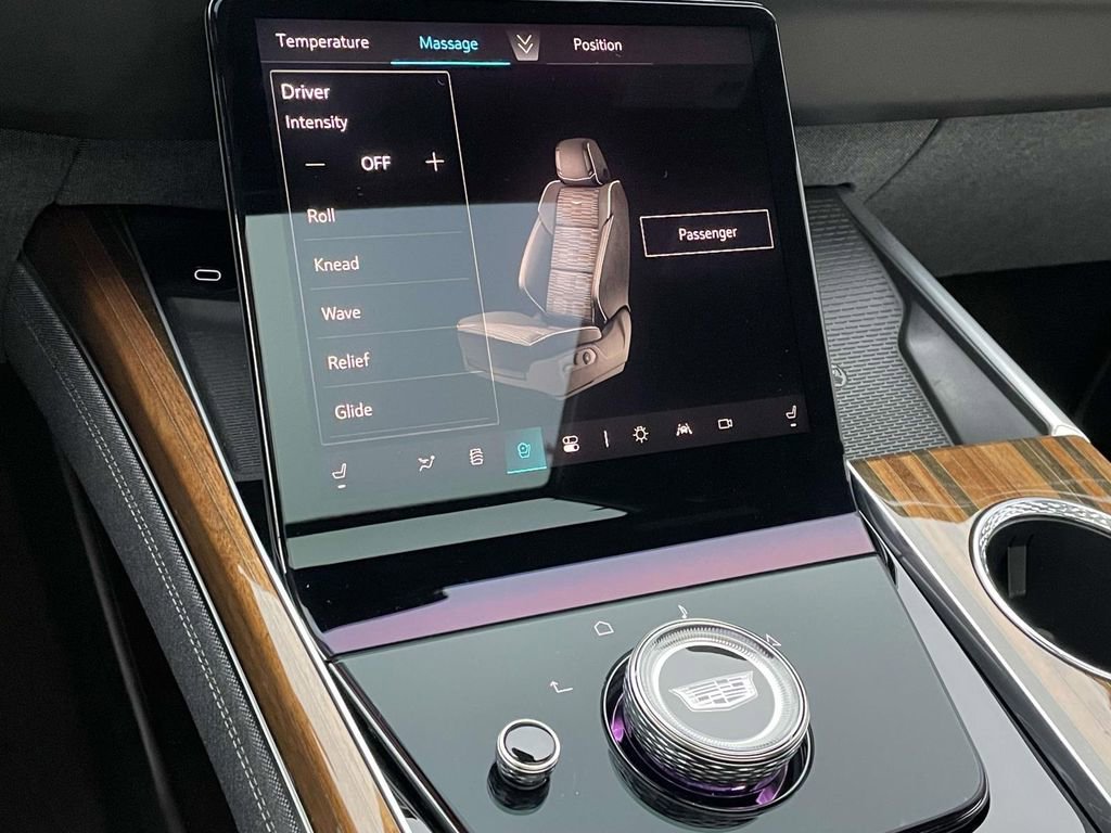 Certified 2025 Cadillac Escalade ESV Sport Platinum image 26