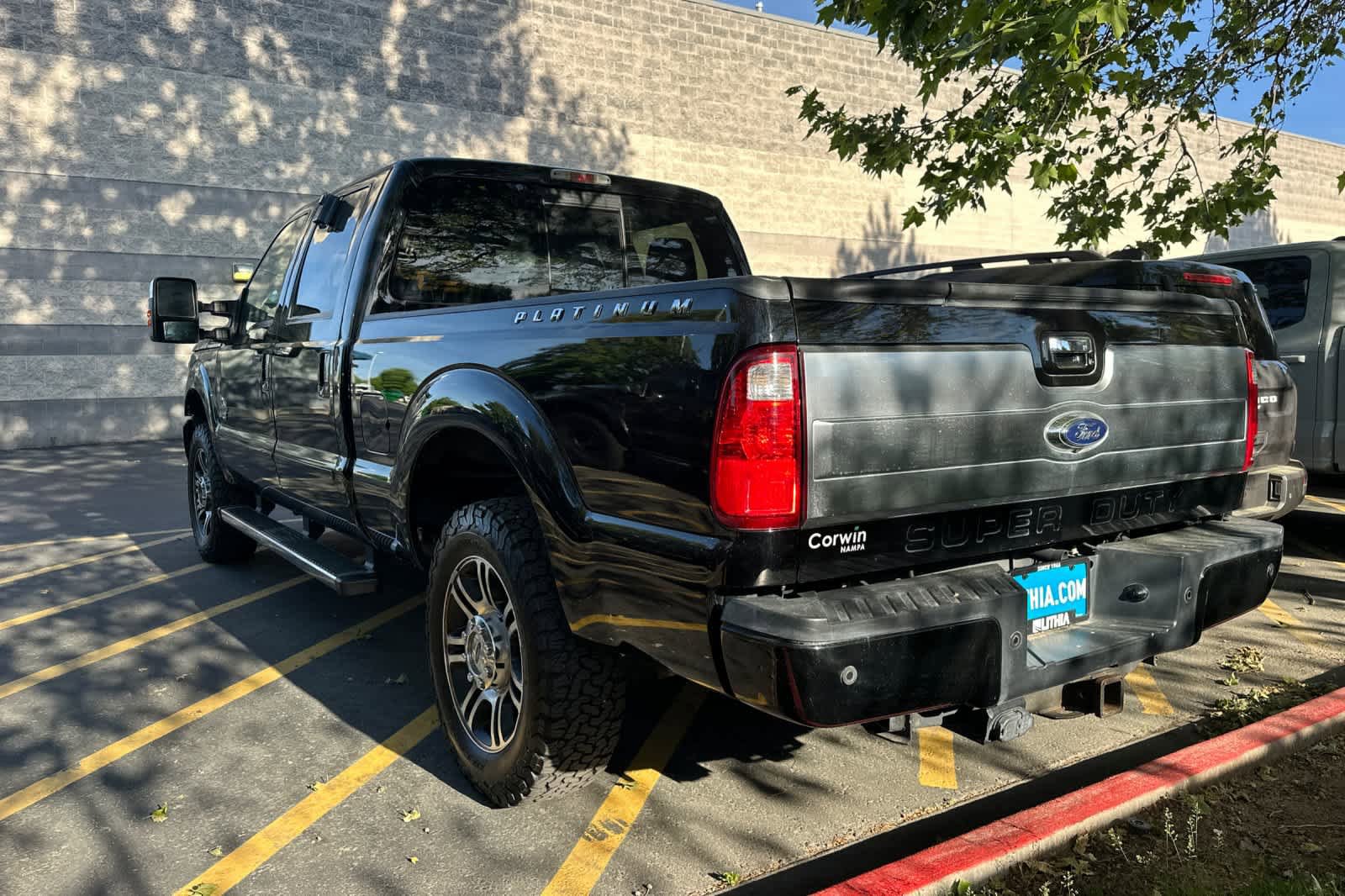 Used 2016 Ford F250 Platinum w/ FX4 Off-Road Package AWD/4WD image 6