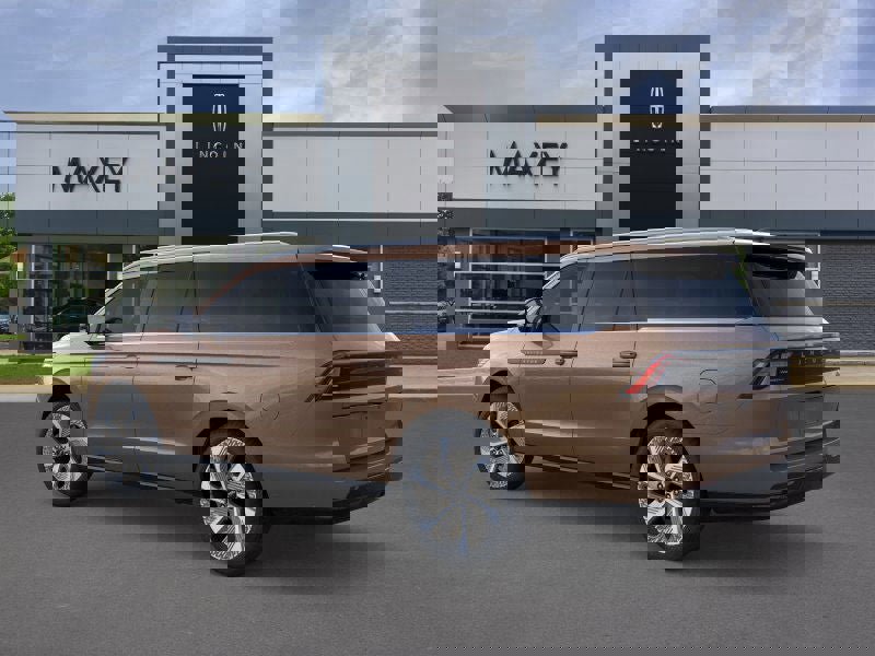 New 2026 Lincoln Navigator L Black Label AWD/4WD image 4