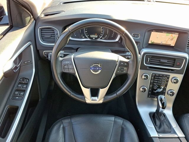 Used 2017 Volvo V60 T5 Cross Country w/ Convenience Package image 11