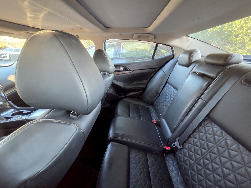 Used 2016 Nissan Maxima Platinum FWD image 9