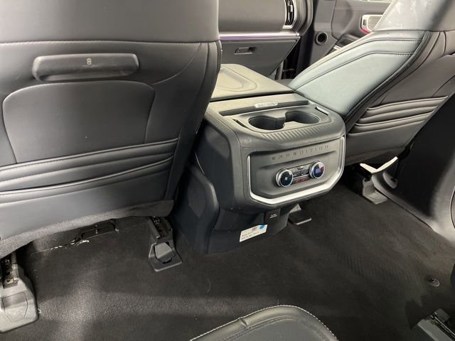 Used 2025 Ford Expedition Platinum image 42