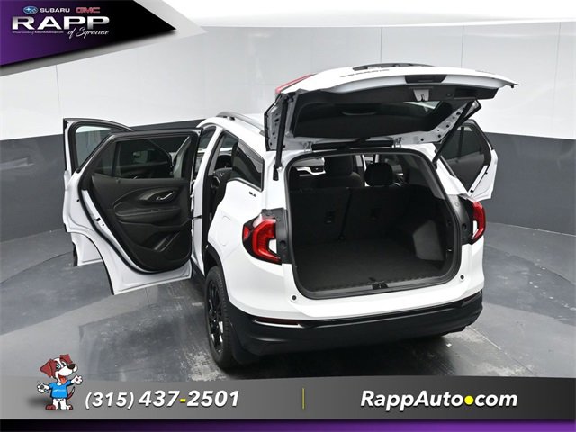 Used 2023 GMC Terrain SLE w/ Driver Convenience Package image 17