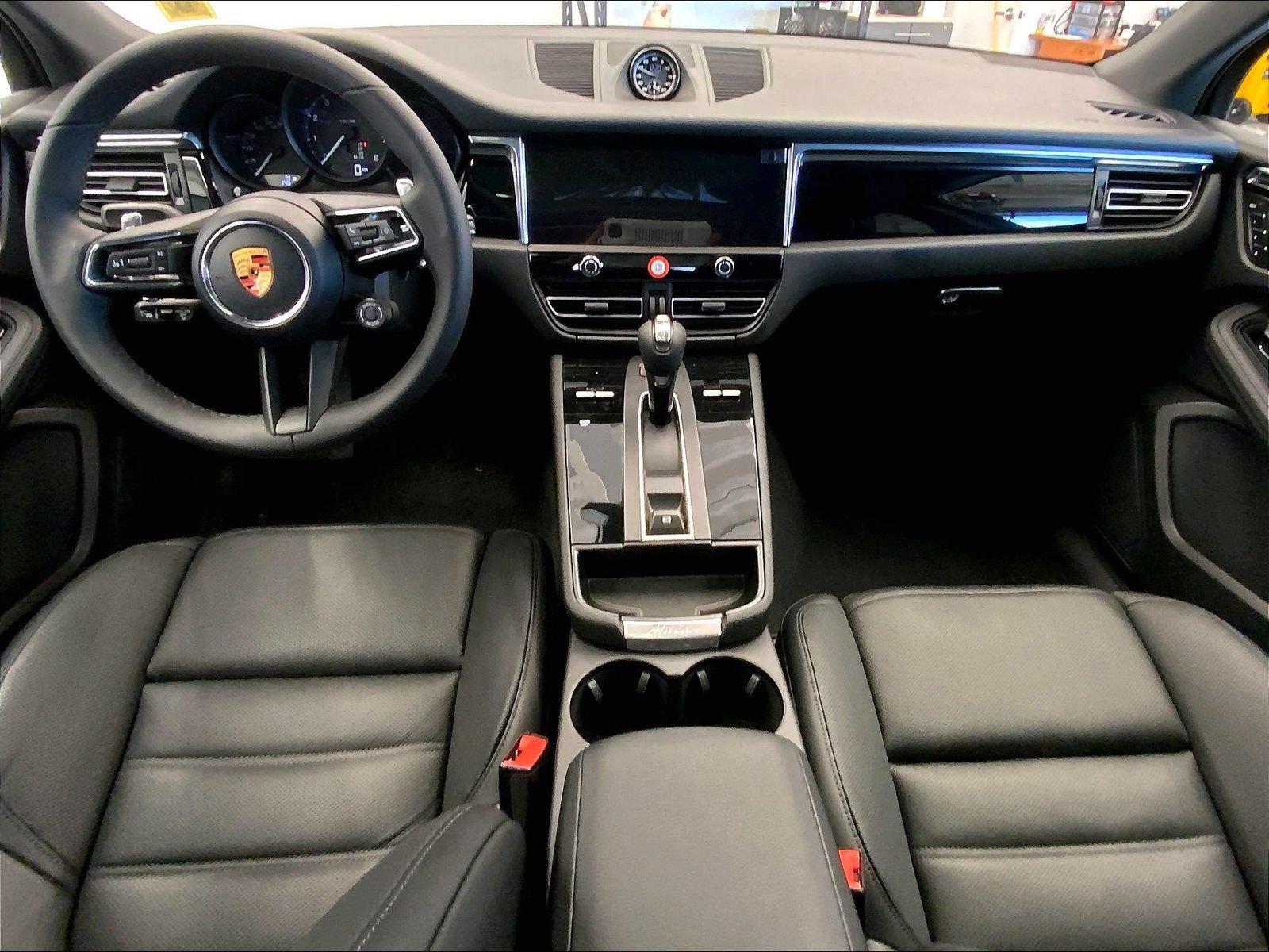 Certified 2026 Porsche Macan AWD/4WD image 13