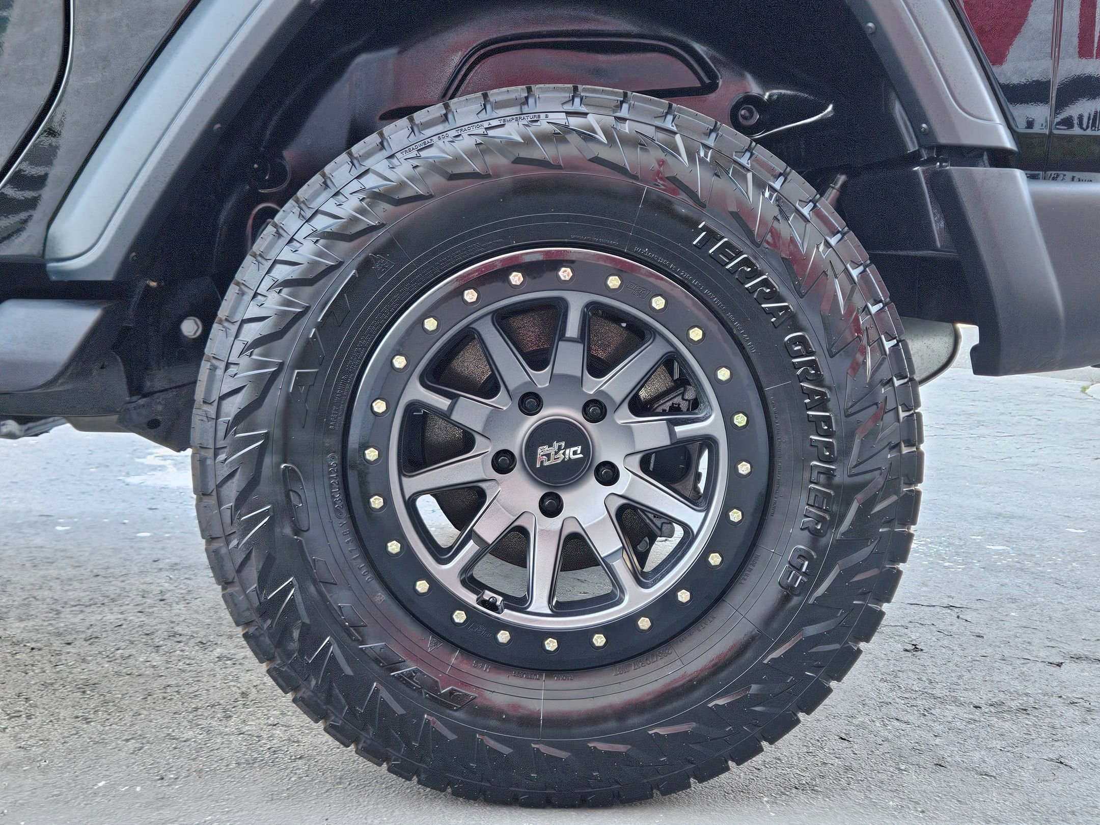 Used 2025 Jeep Wrangler Sport image 26