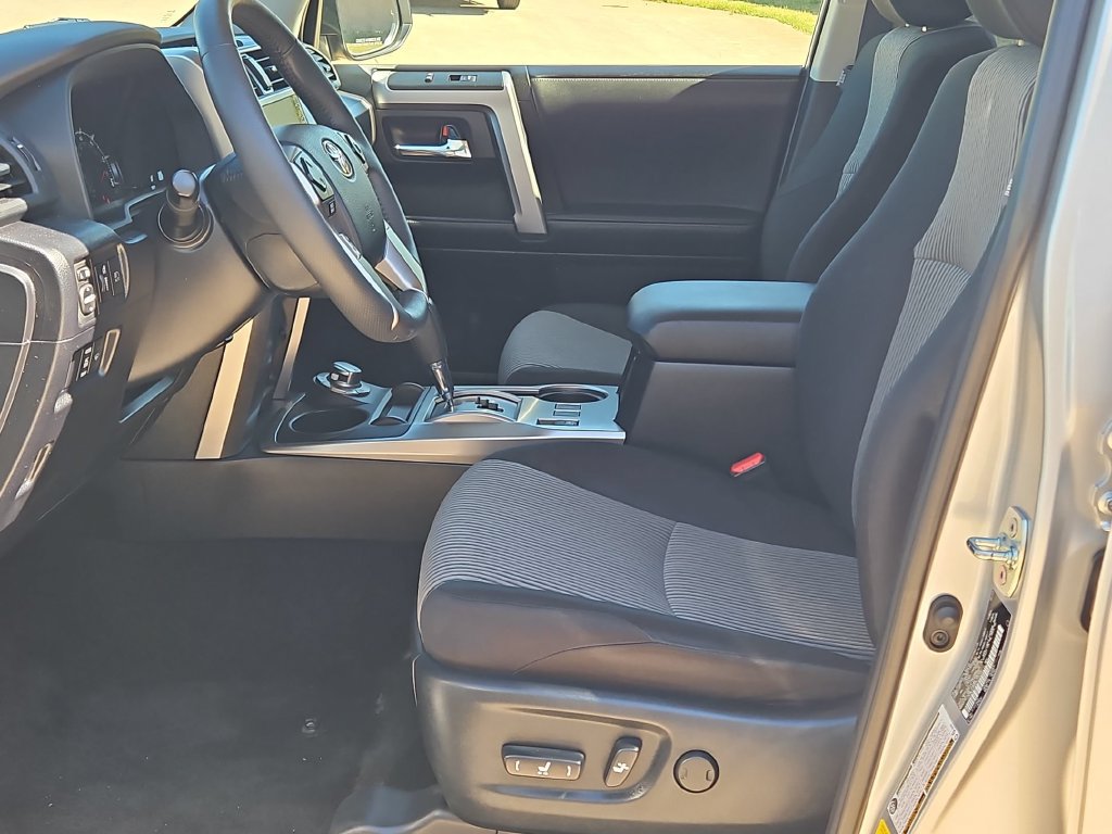 Used 2023 Toyota 4Runner SR5 AWD/4WD image 11