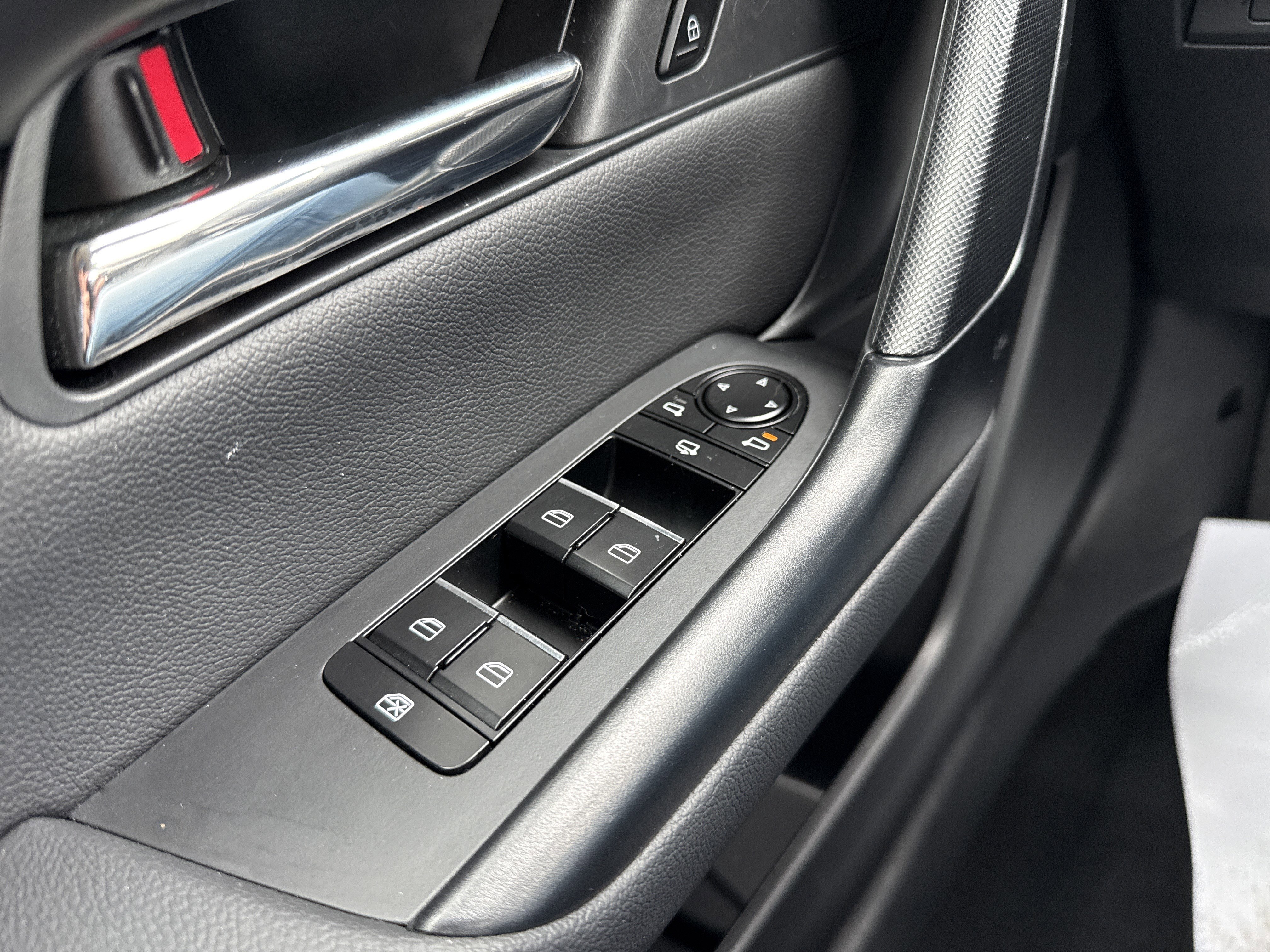 Certified 2025 MAZDA CX-50 2.5 Hybrid w/ Premium Plus Pkg image 16