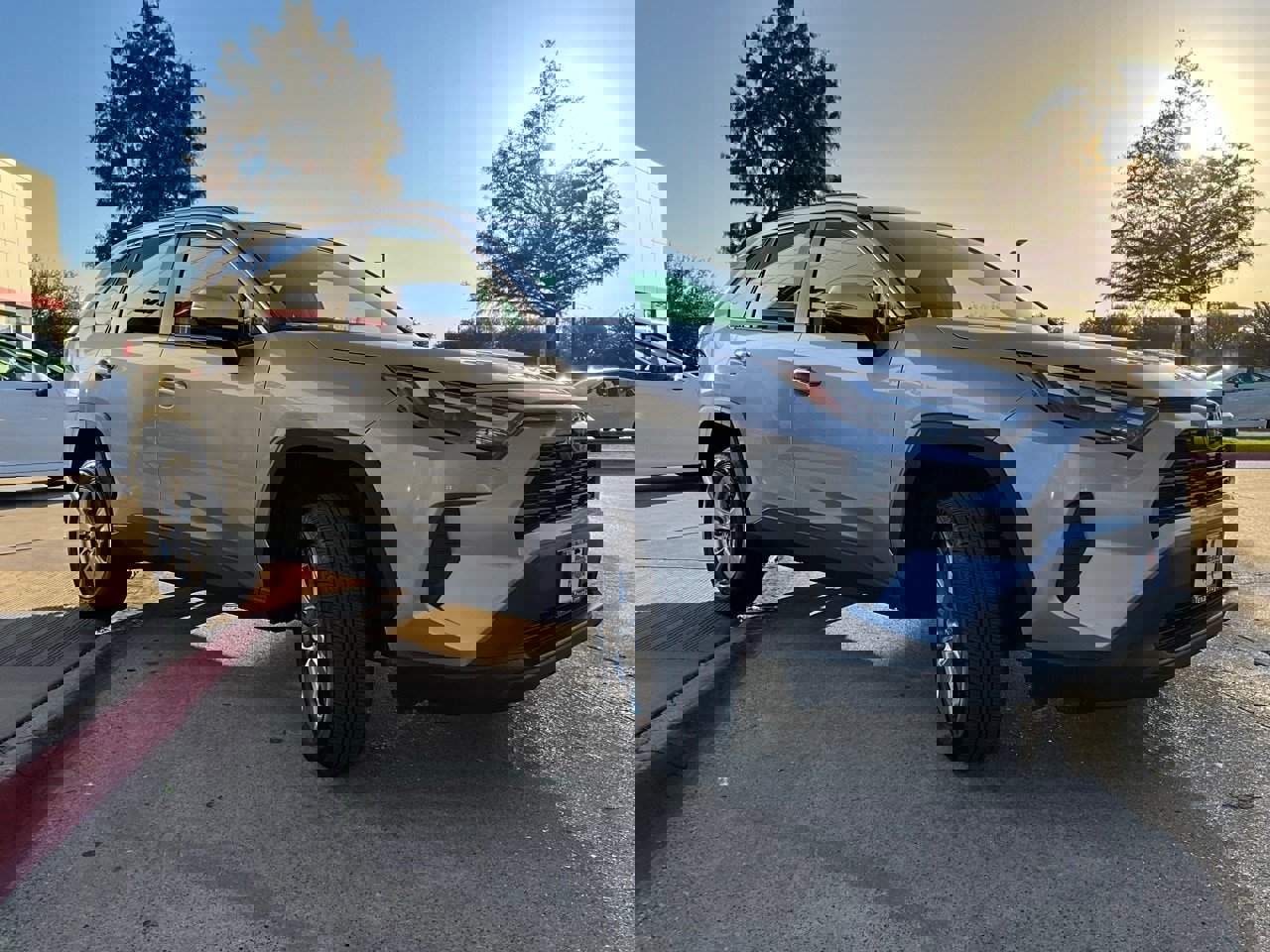 Used 2025 Toyota RAV4 XLE image 5