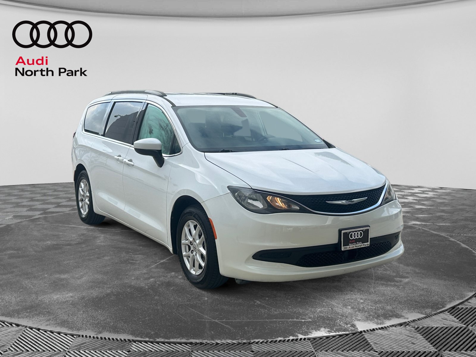 Used 2021 Chrysler Voyager Lxi FWD image 7