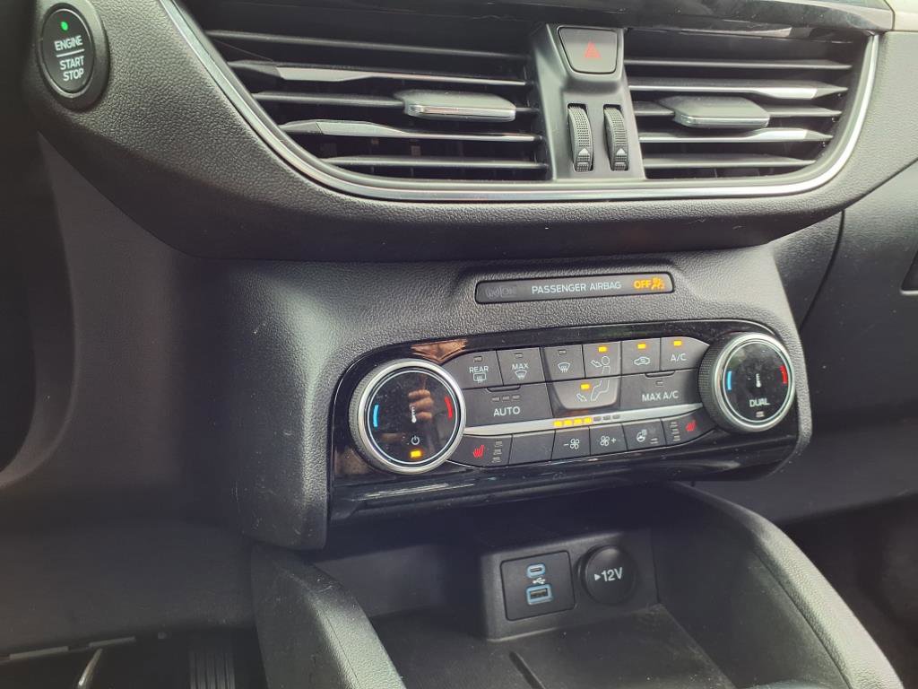 Certified 2022 Ford Escape Titanium image 16