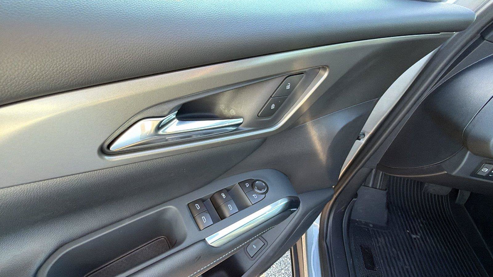 New 2027 Chevrolet Traverse LT w/ Midnight/Sport Edition FWD image 15