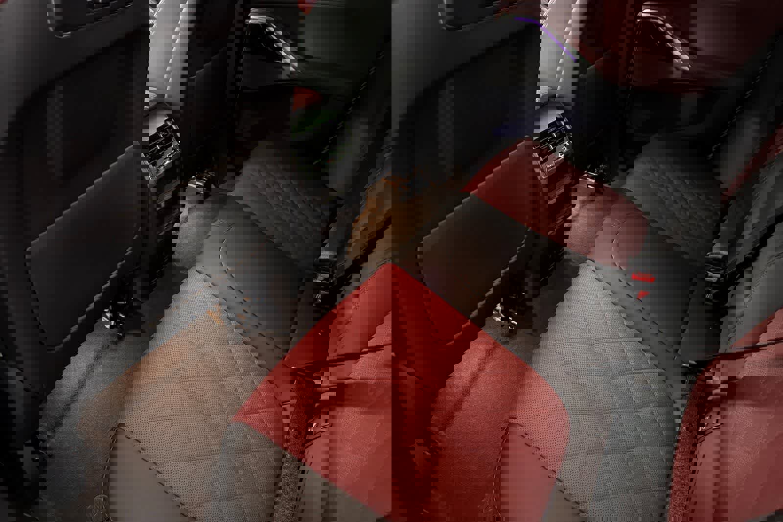 Used 2024 BMW X6 xDrive40i w/ Premium Package image 4