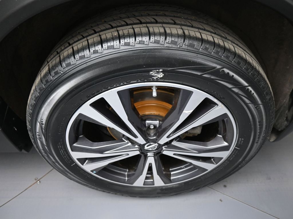 Used 2019 Nissan Rogue SV w/ Premium Package image 15