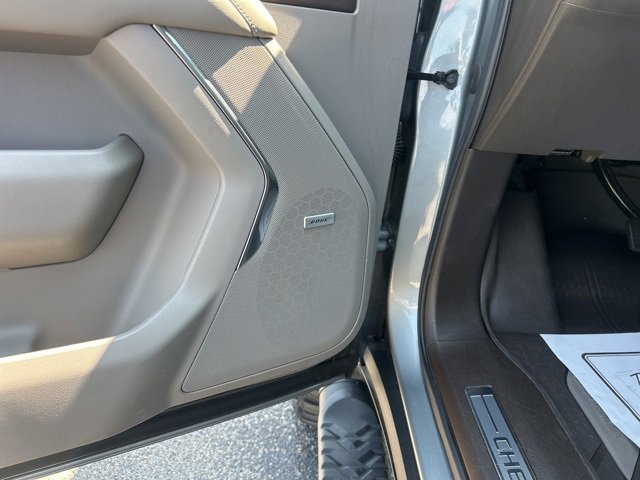 Used 2023 Chevrolet Suburban Z71 w/ Luxury Package image 14