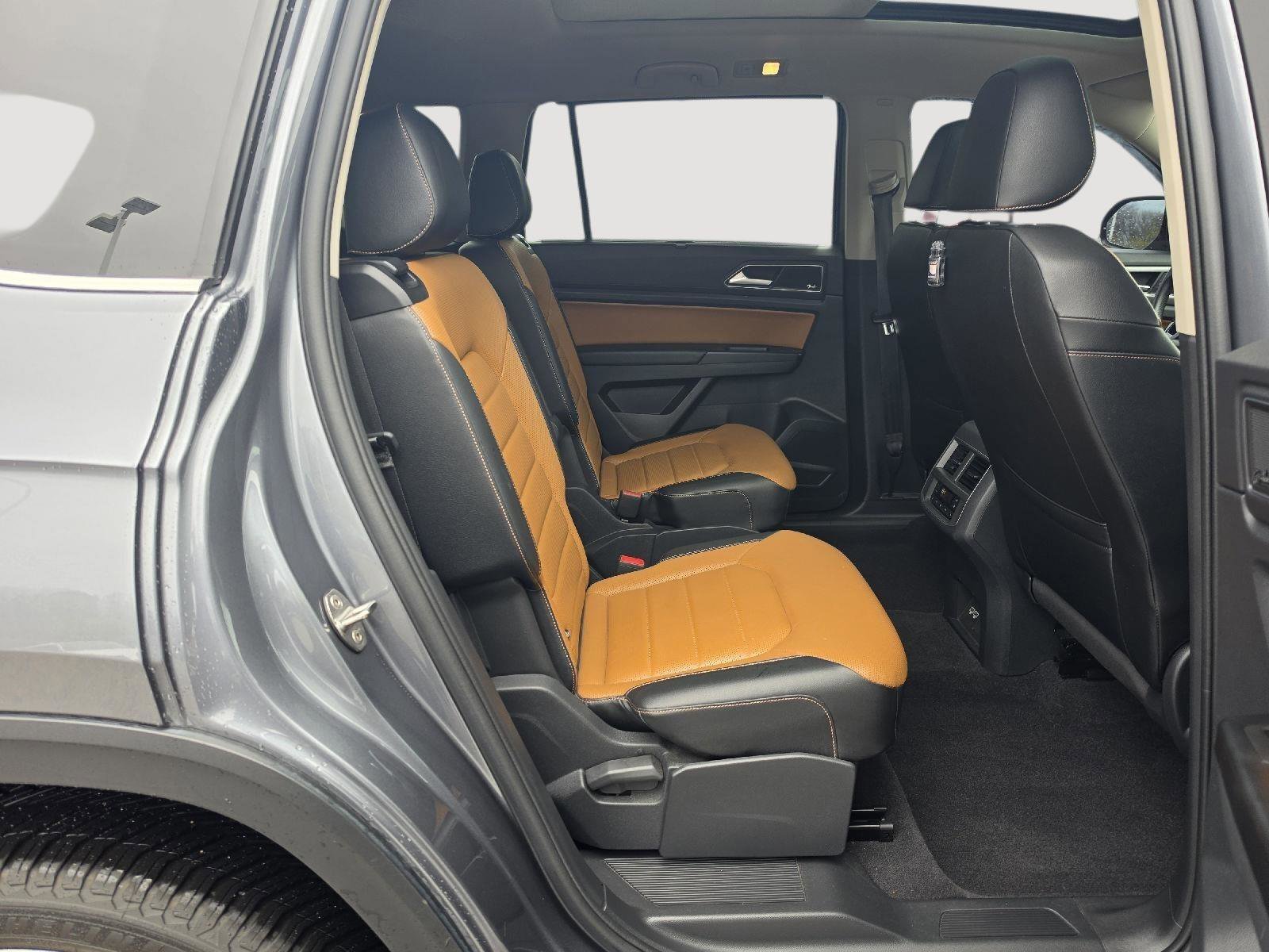Used 2019 Volkswagen Atlas SEL Premium image 16