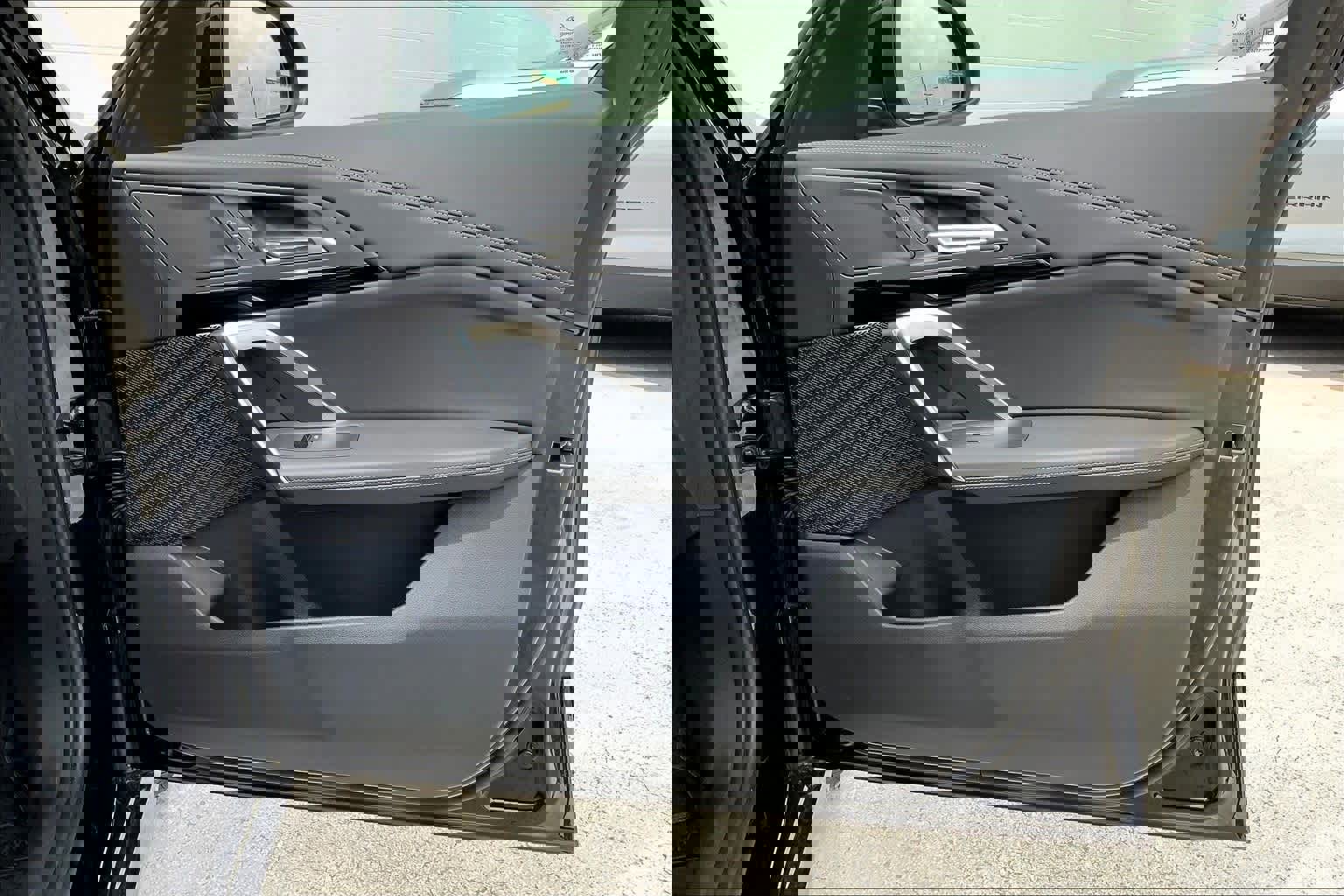 Used 2025 BMW X1 xDrive28i w/ Convenience Package image 29