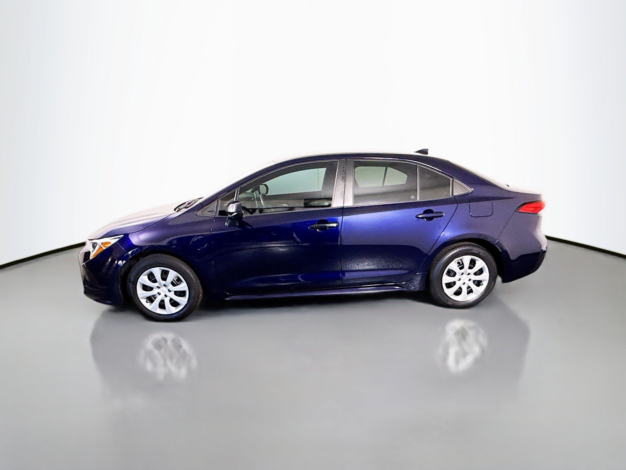 Used 2020 Toyota Corolla LE FWD image 6