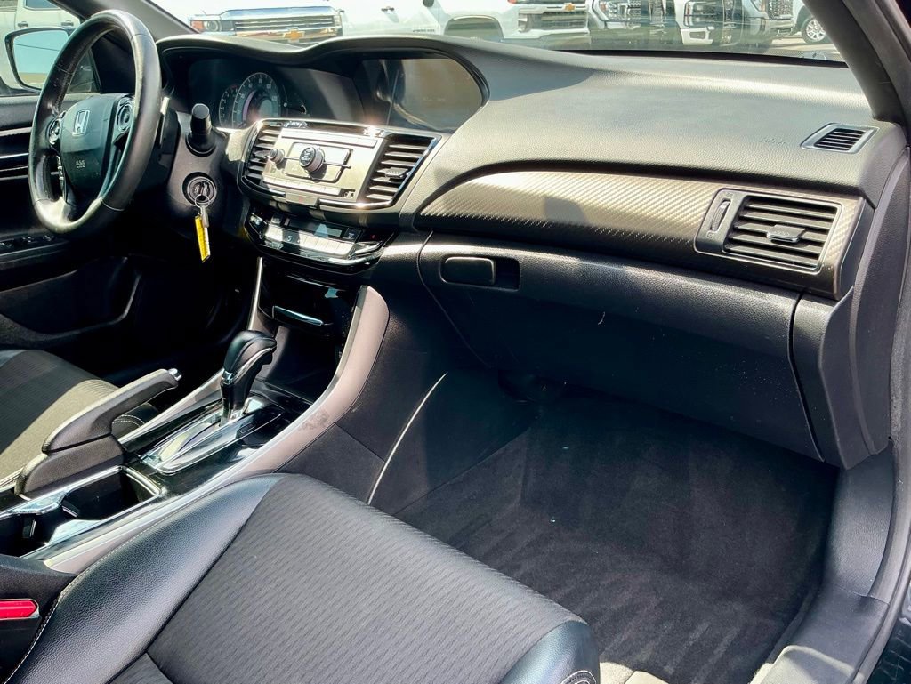 Used 2017 Honda Accord Sport image 24