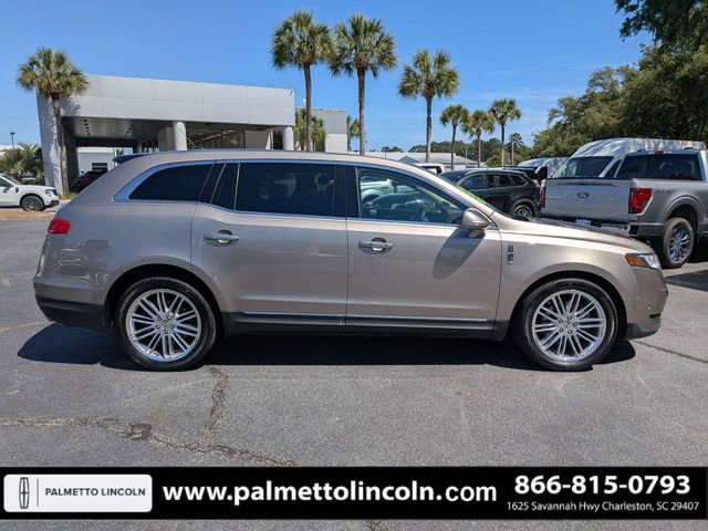 Used 2018 Lincoln MKT AWD w/ Technology Package image 2