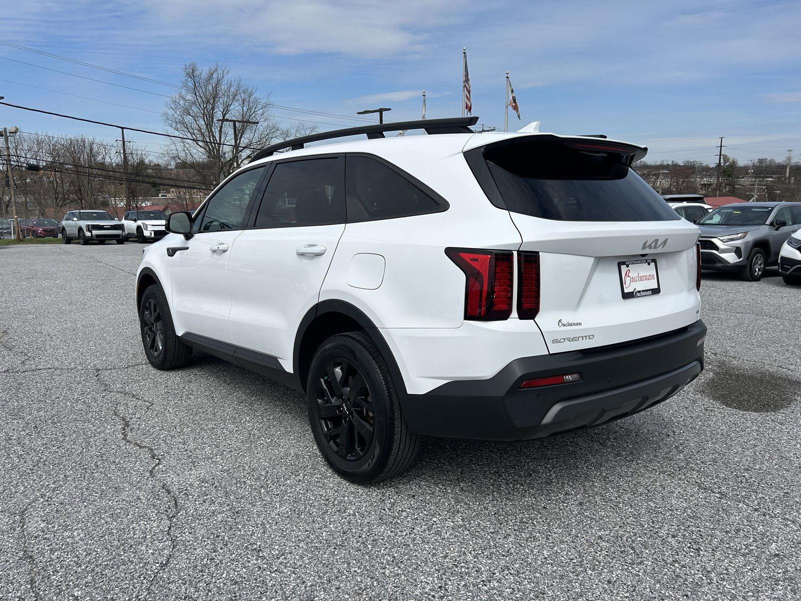 Used 2023 Kia Sorento S w/ Panoramic Sunroof Package image 4