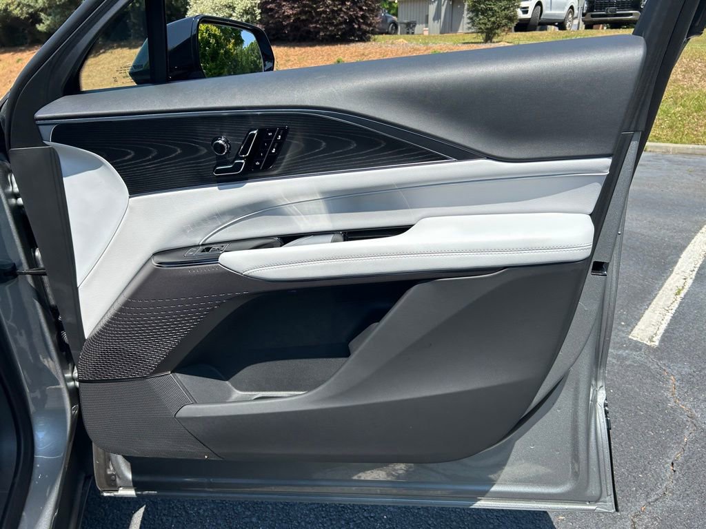 Used 2025 Cadillac Lyriq Sport RWD image 60