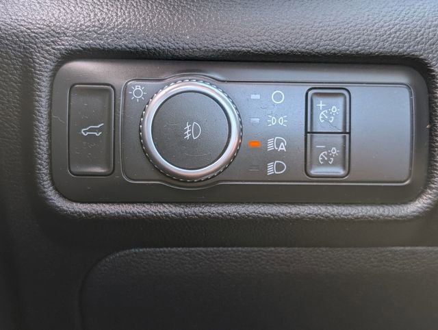 Used 2022 Ford Explorer XLT w/ Equipment Group 202A RWD image 30