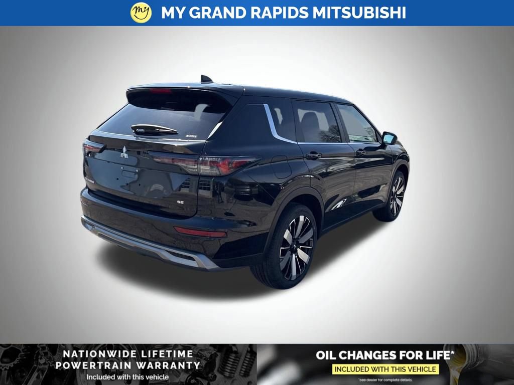 New 2026 Mitsubishi Outlander SE AWD/4WD image 3