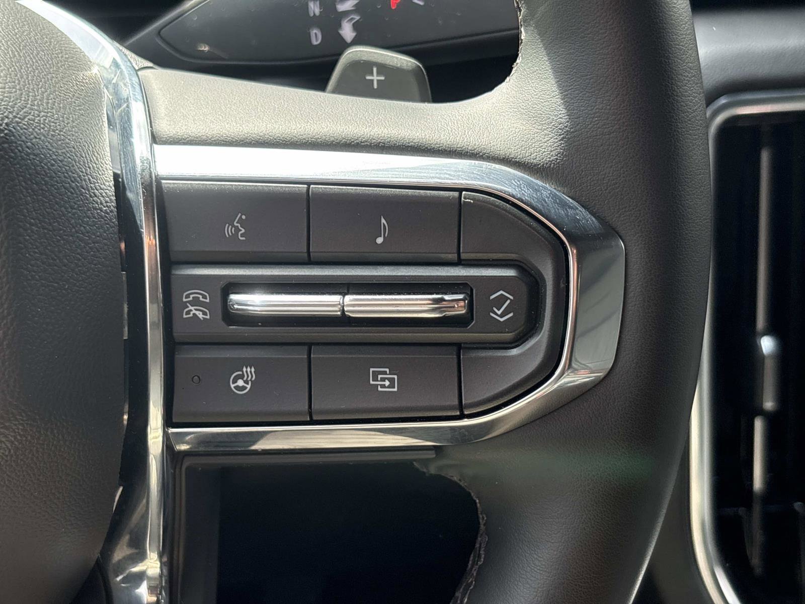 Certified 2025 GMC Yukon Denali image 19