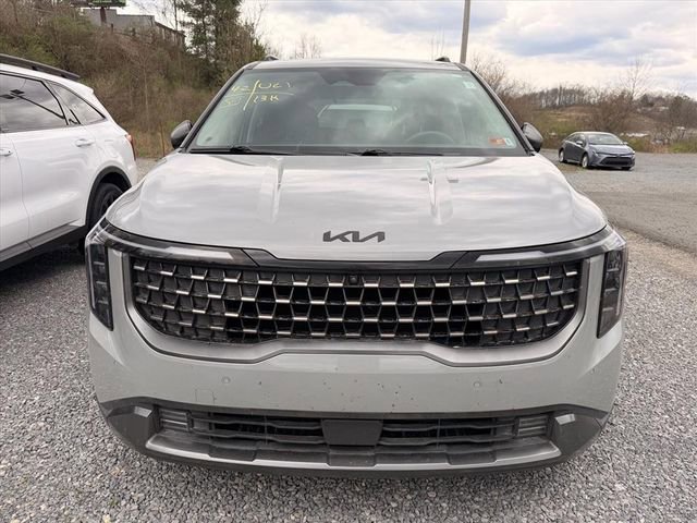 Used 2025 Kia Carnival SX w/ SX Dark Edition Package image 8