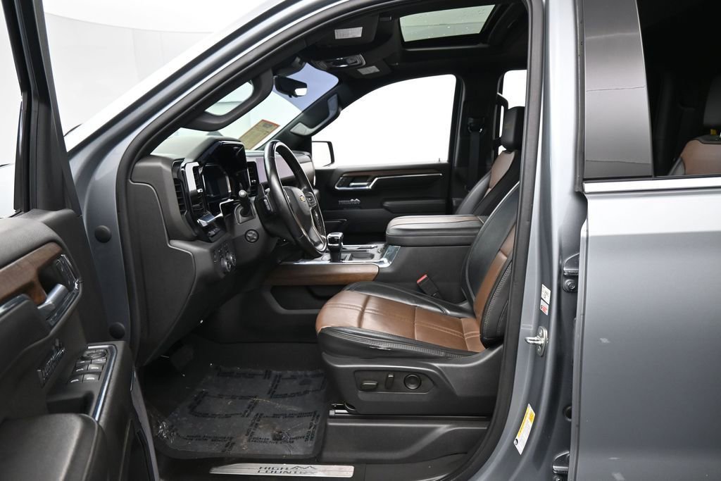 Used 2023 Chevrolet Silverado 1500 High Country w/ High Country Premium Package AWD/4WD image 11