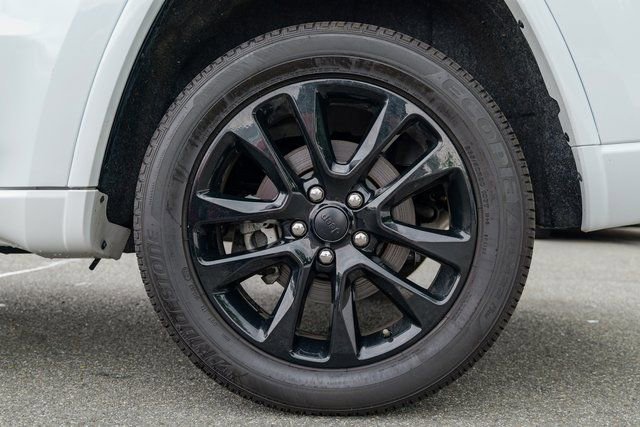 Used 2022 Jeep Grand Cherokee Laredo X image 15