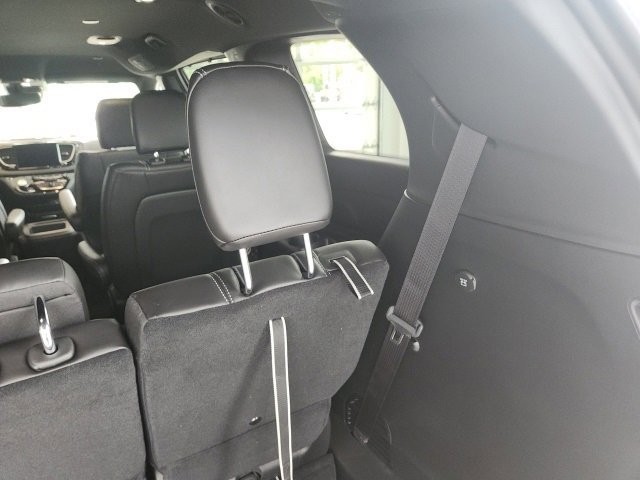 New 2026 Chrysler Pacifica Select image 57