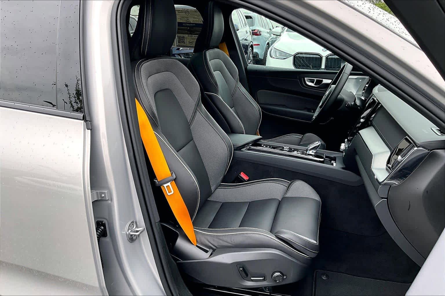 Used 2024 Volvo XC60 T8 Polestar AWD/4WD image 9
