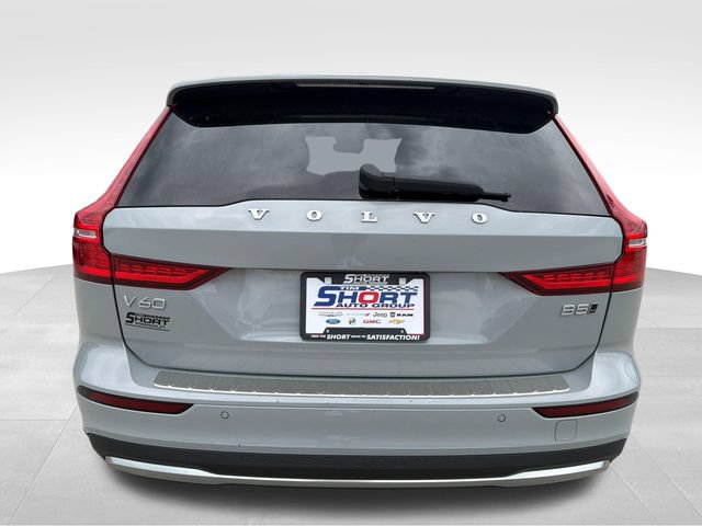 Used 2025 Volvo V60 B5 Cross Country Plus AWD/4WD image 11