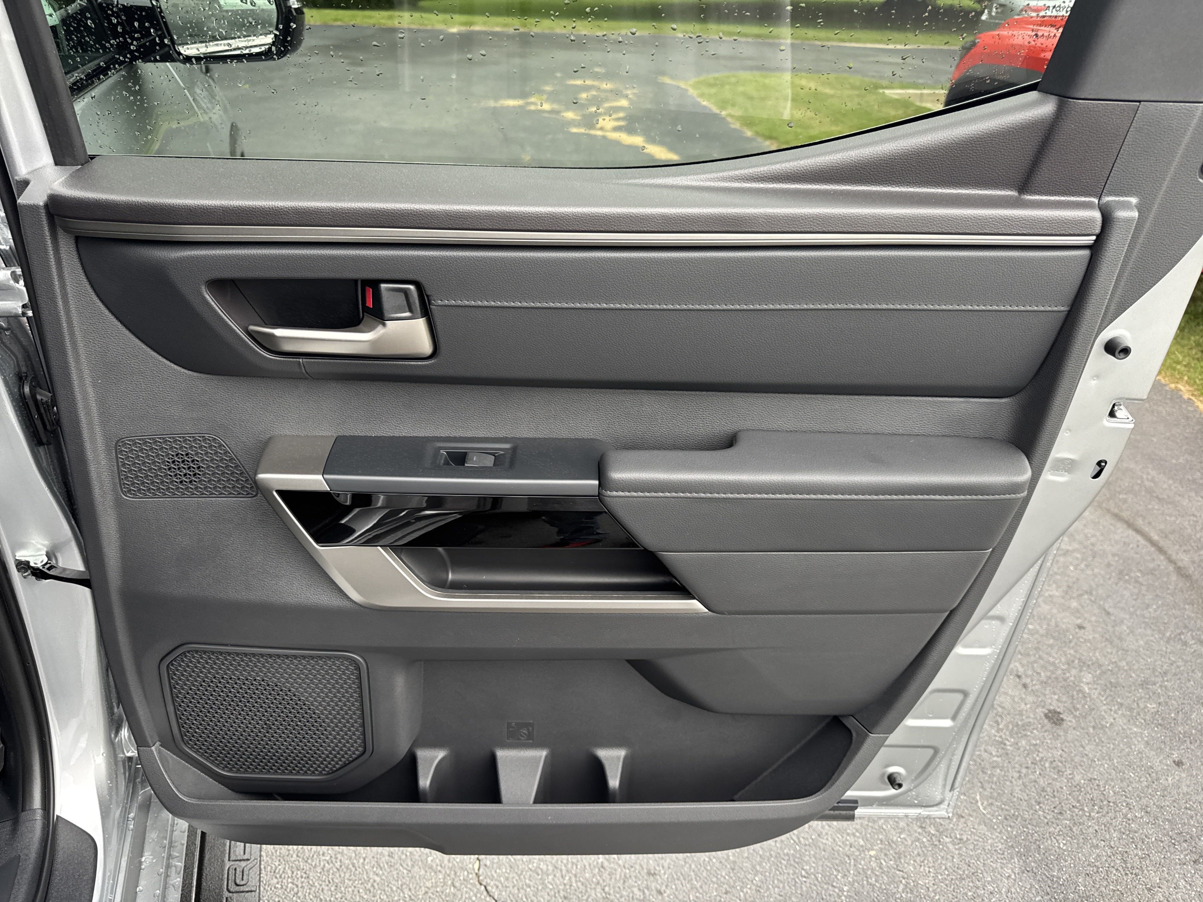 New 2025 Toyota Tundra Limited AWD/4WD image 30