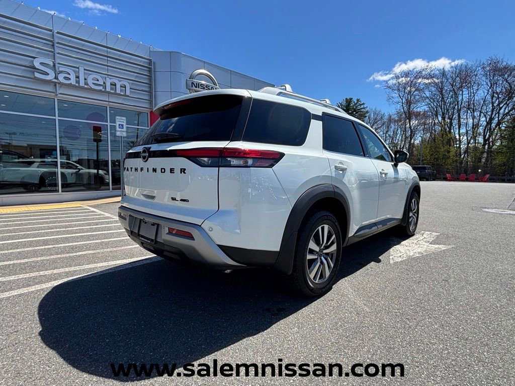 Certified 2023 Nissan Pathfinder SL w/ Black Appearance Package AWD/4WD image 18