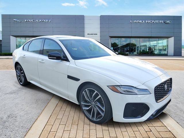 New 2024 Jaguar XF R-Dynamic SE image 3