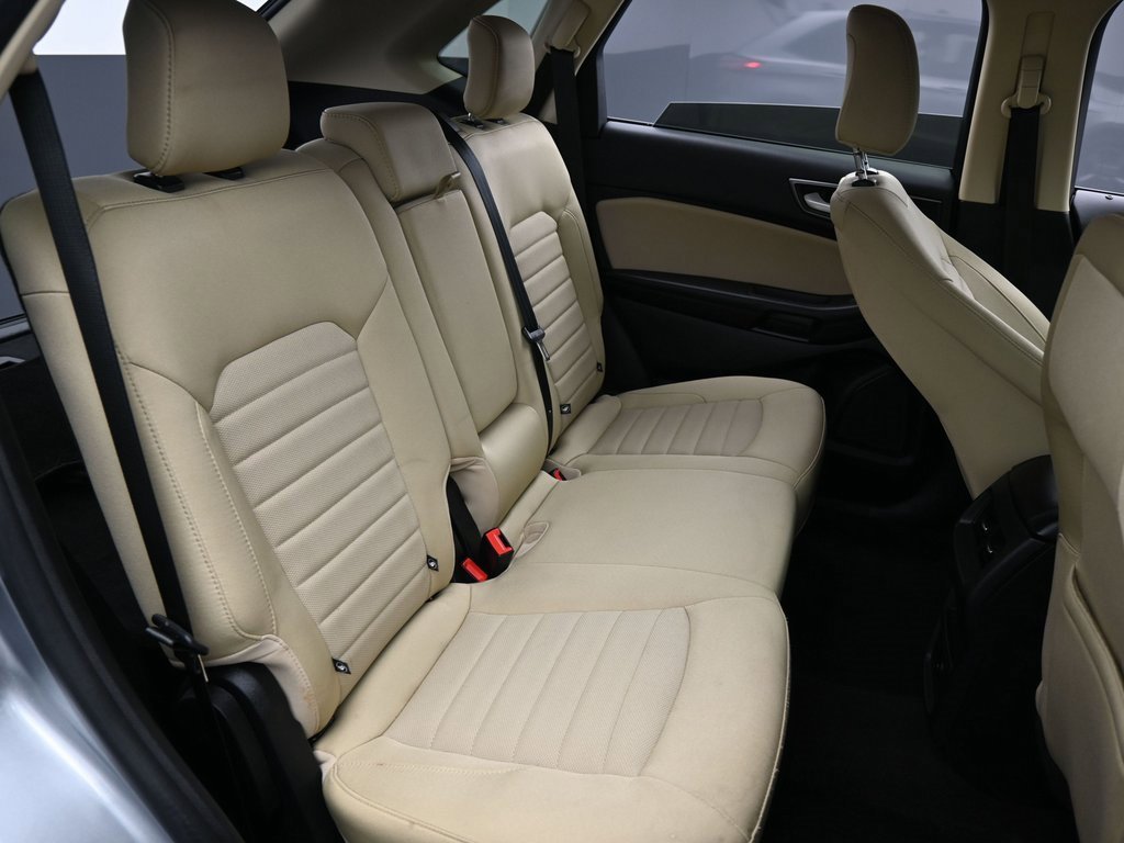 Used 2024 Ford Edge SE image 37