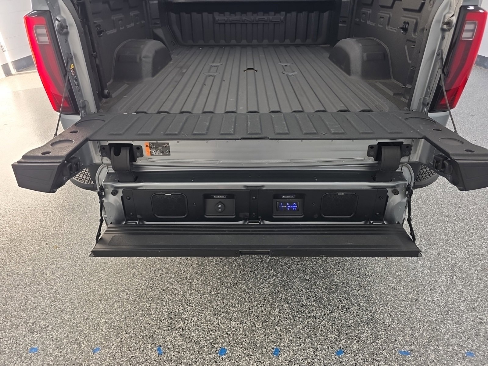 Used 2024 GMC Sierra 2500 Denali Ultimate w/ Max Trailering Package image 24