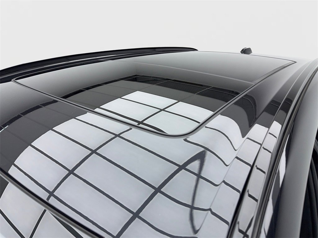 Used 2024 BMW X5 M Competition w/ Executive Package image 16