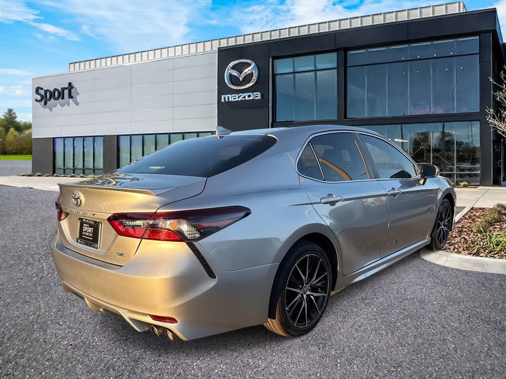 Used 2022 Toyota Camry SE image 4