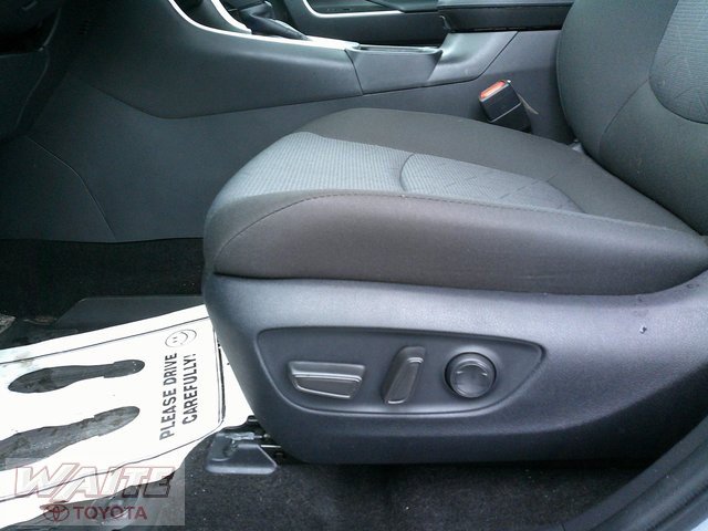 Used 2025 Toyota RAV4 XLE image 21