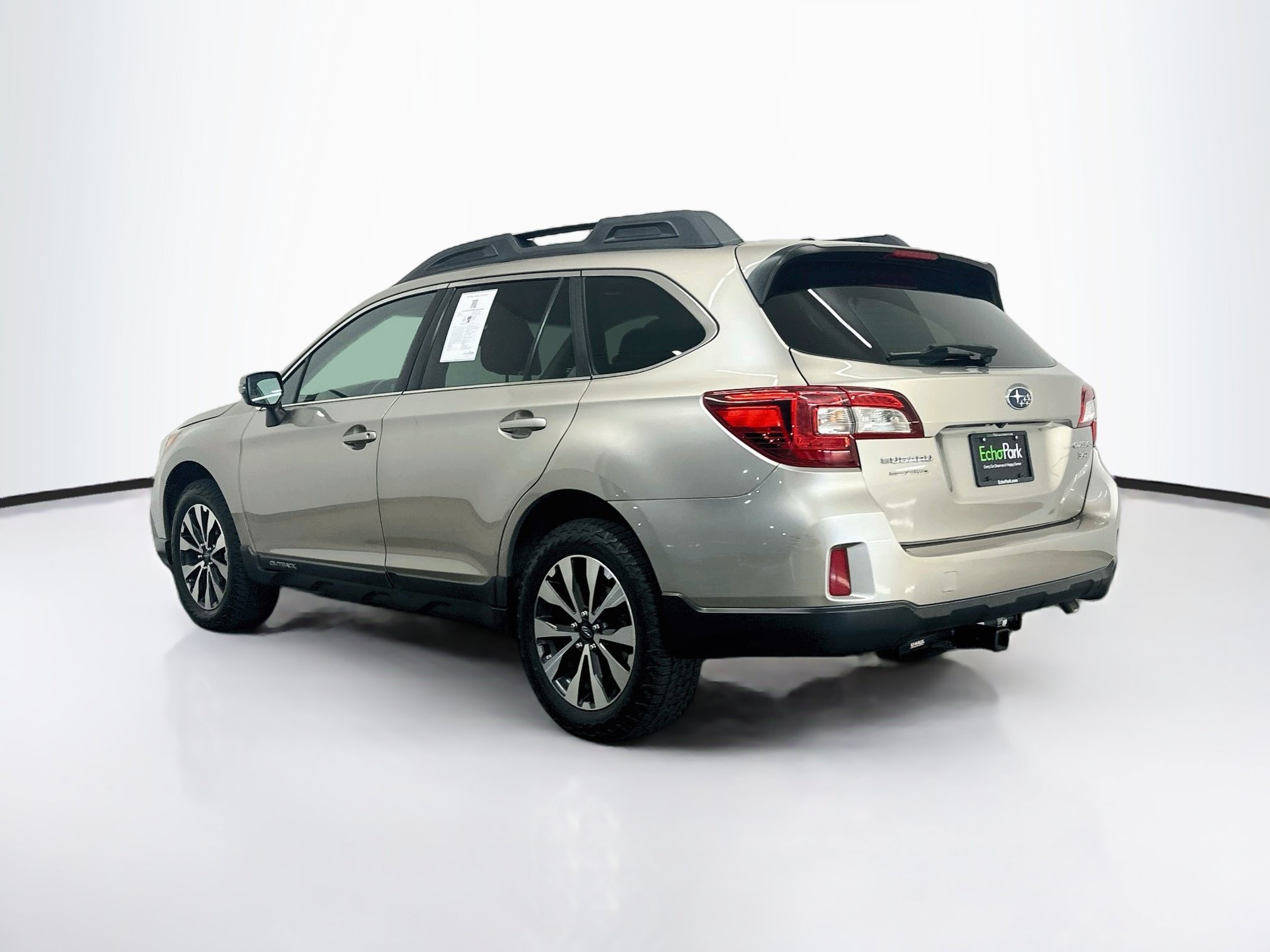 Used 2015 Subaru Outback 3.6R Limited AWD/4WD image 5