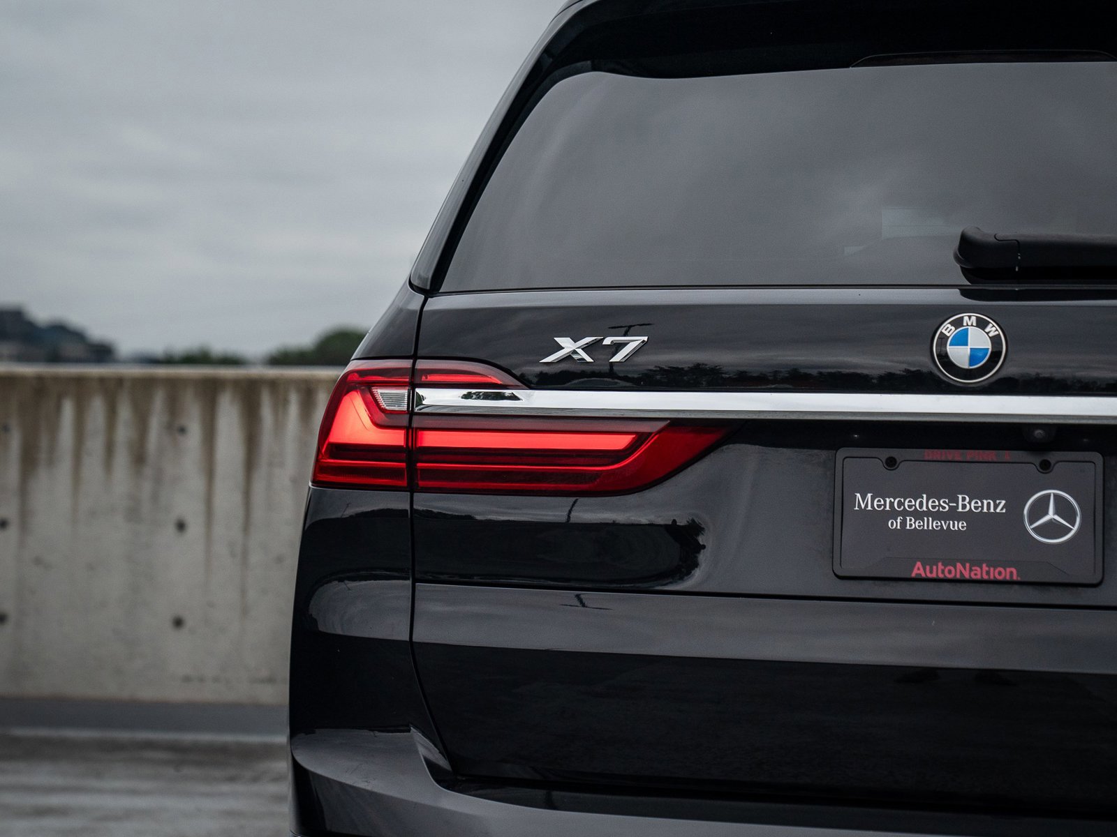 Used 2022 BMW X7 xDrive40i w/ Premium Package AWD/4WD image 11